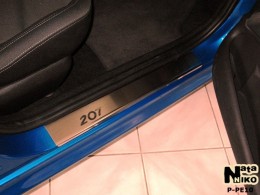Накладки на пороги Peugeot 207 5D (2006)